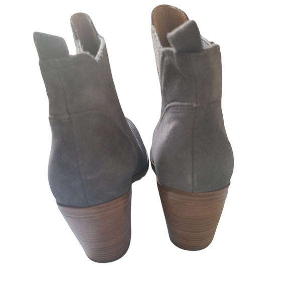 Marc Fisher LTD Gardi Pointed Toe Suede Booties β Medium Gray, Size 8 | Stylish - Picture 10 of 13